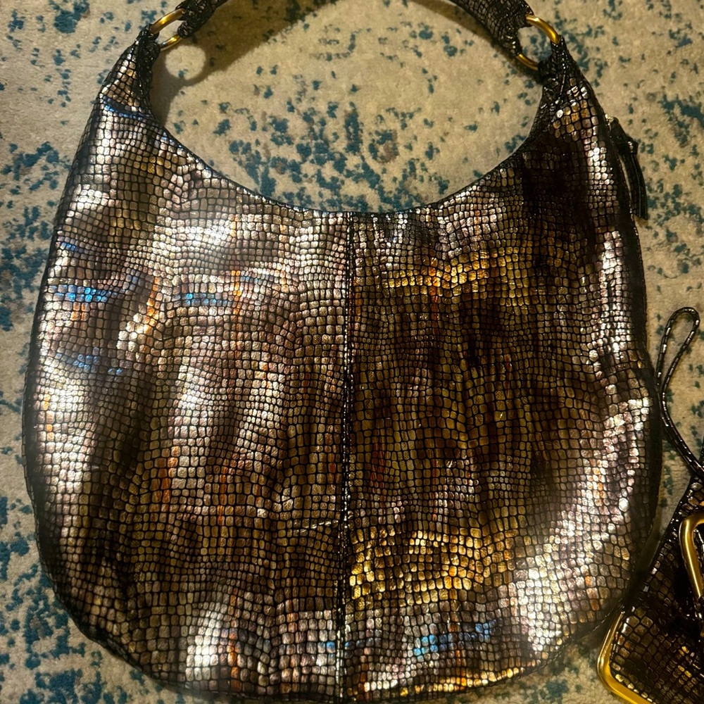 Anything more lovely than a set? Yes. If its #Hobo & Metallic❤️🔥✨🤎🩶 (promo) - Picture 7 of 7
